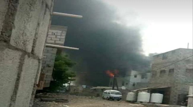 انفجار مخزن أسلحة لمليشيا الحوثي في حي سكني بالحديدة