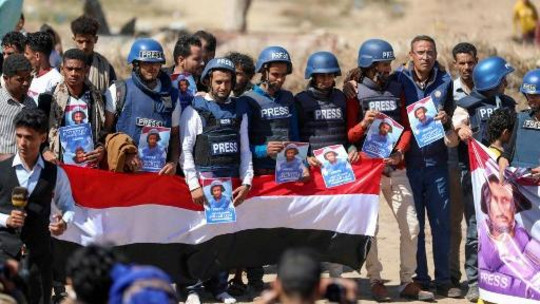 نقابة الصحفيين اليمنيين توثق عشرات الانتهاكات الحوثية بحق الصحفيين