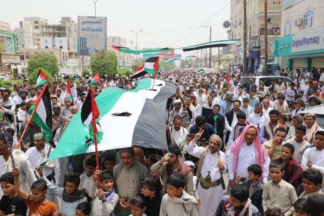 الآلاف في مارب ينددون بالمجازر الوحشية في غزة والضفة وتهديدات الكيان الغاصب للمسجد الأقصى